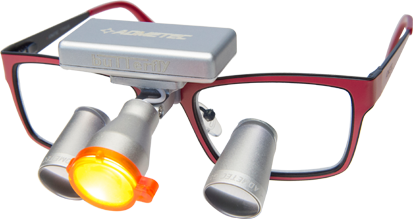 A Dental Loupe with Wireless Headlight